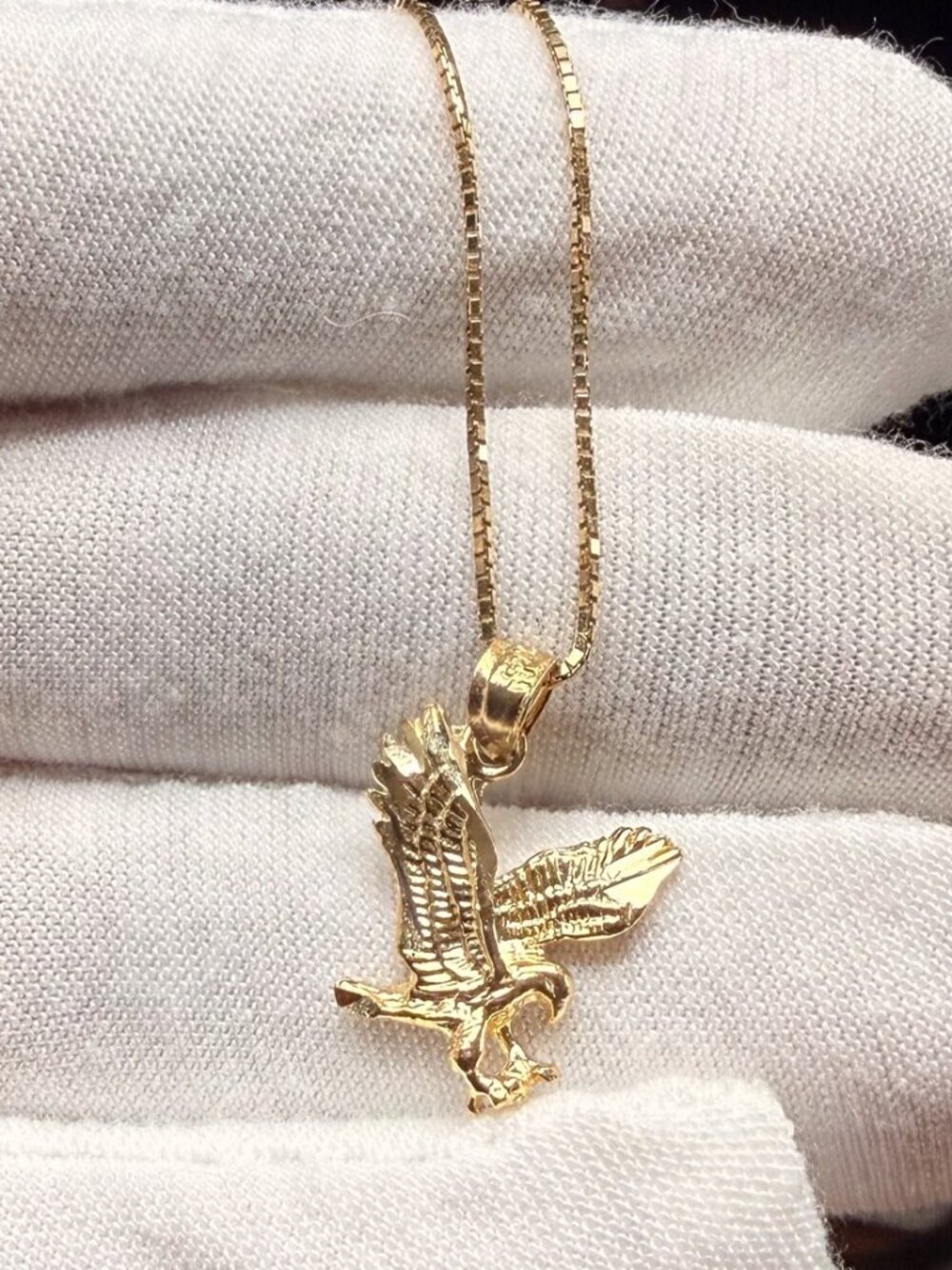 14K Yellow Gold Eagle Pendant With 0.8mm Box Chain - 22 inch